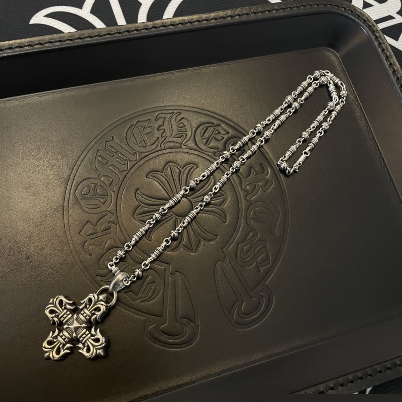 Ch**me He**ts necklaces